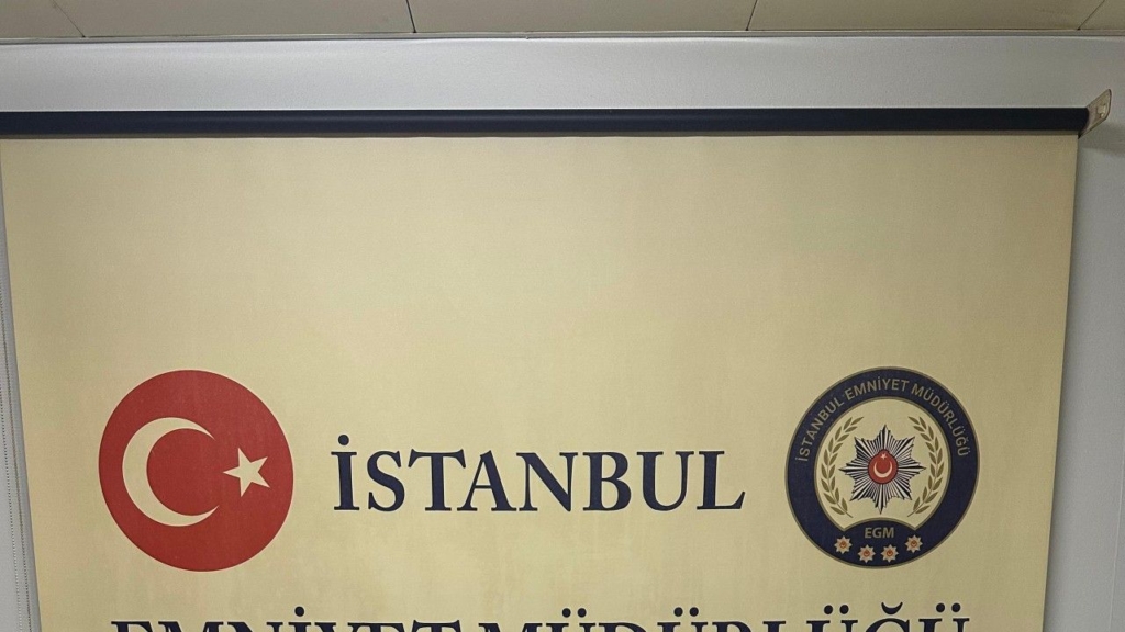 İstanbul- Bahçelievler’de Taksiyle Uyuşturucu Ticareti Iddiası: Taksici Panik Butonuna Bastı, 6 şüpheli Yakalandı Sondakika Haberler