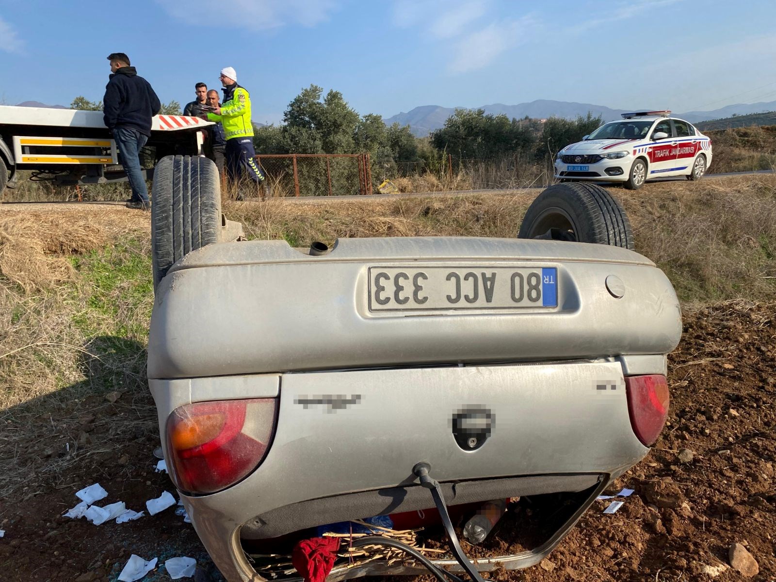 Osmaniye’de kontrolden çıkan otomobil takla attı: 2 yaralı - 1