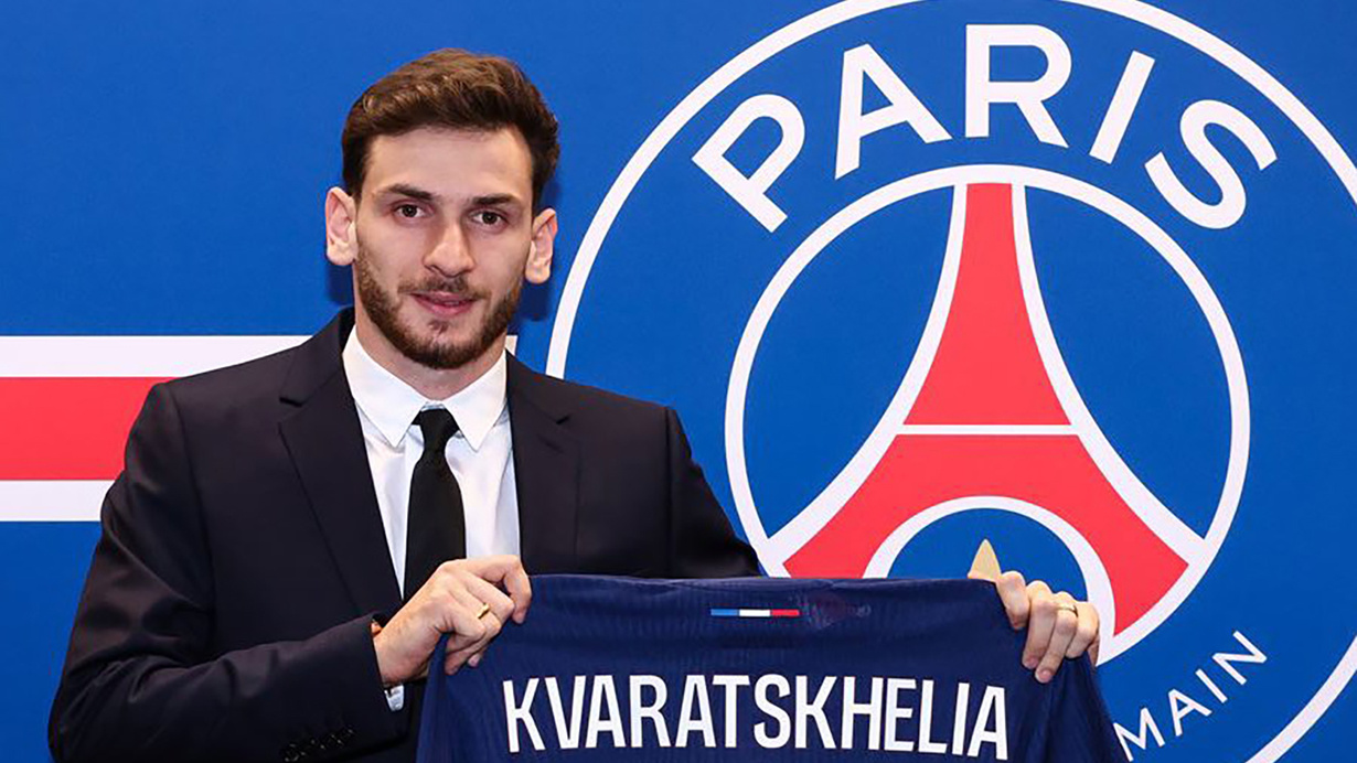 PSG, transferde bombayı patlattı! Khvicha Kvaratskhelia resmen imzayı attı