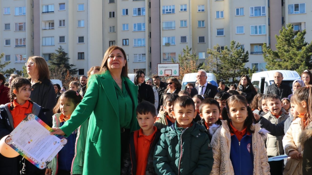 Ankara’da öğrencilerin Karne Heyecanı Sondakika Haberler