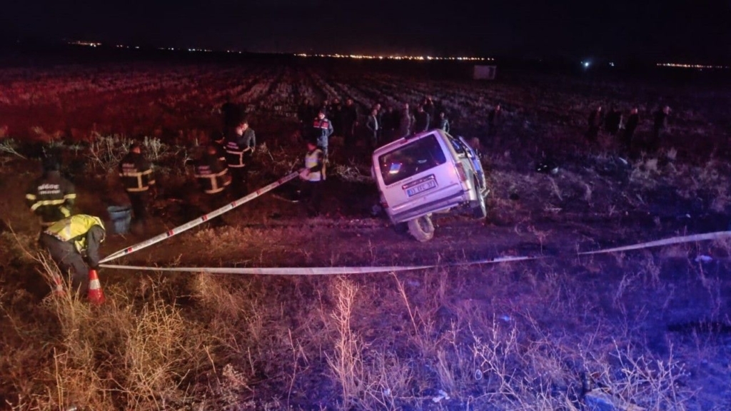 Niğde’de Otomobil Ile Hafif Ticari Araç çarpıştı: 2 ölü, 1 Yaralı Sondakika Haberler