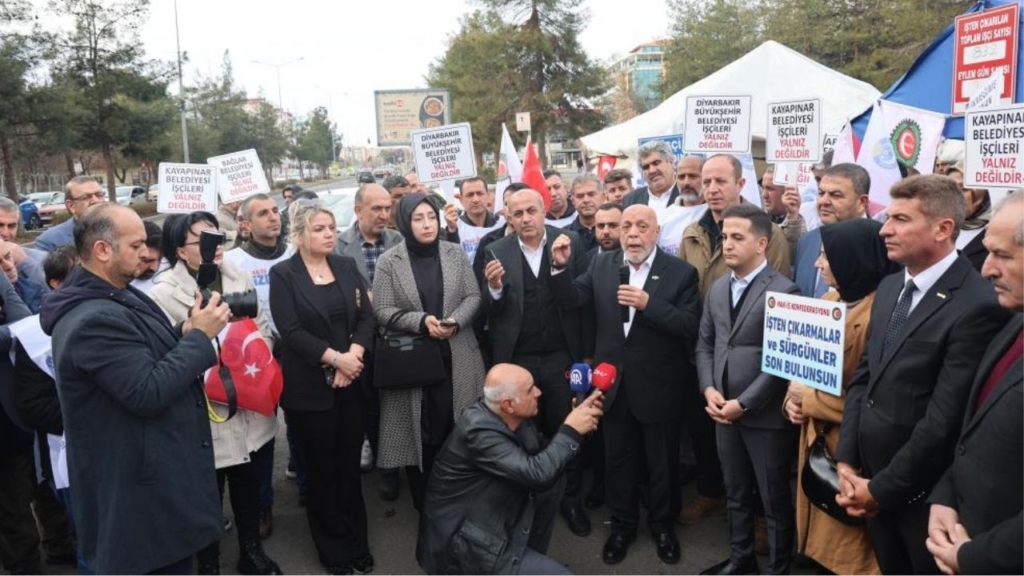 News Haberleri HAK-İŞ Başkanı: “Diyarbakır Halkının Tercihine Saygı Duyarız Ama Yapılanlara Da Sessiz Kalmayız!”