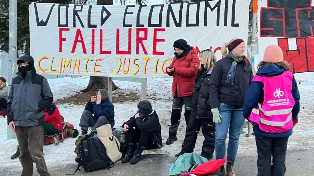 News Haberleri Davos’ta Dünya Ekonomik Forumu Protesto Ediliyor