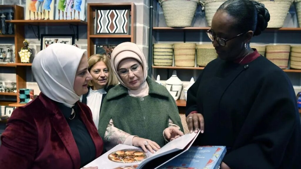 Son Dakika Haberleri Emine Erdoğan, Ruanda Cumhurbaşkanının Eşi Jeannette Kagame Ile Bir Araya Geldi