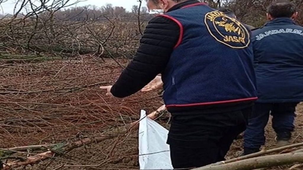 Traktörünü çukura Gömüp, Jandarmaya çalındı Ihbarı Yaptı Sondakika Haberler